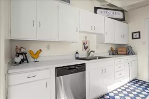 1020 Cummins Way, West Sacramento, CA 95605 - Photo 10