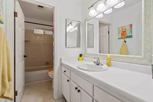 3913 Peacock Ln, Modesto, CA 95356 - Photo 8