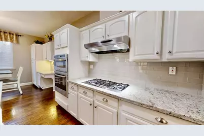 9573 Spring River Way, Elk Grove, CA 95624 - Photo 8