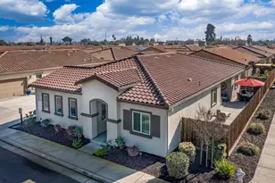 869 Grace Dr, Los Banos, CA 93635 - Photo 2