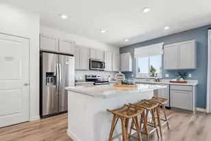 2032 Brass Spur Wy, Roseville, CA 95747 - Photo 2