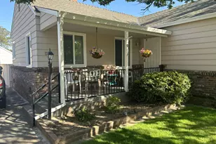 913 N 55th St, Sacramento, CA 95819 - Photo 2