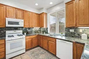 8340 Cantwell Dr, Elk Grove, CA 95624 - Photo 10