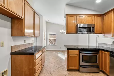 2192 Royal Wood Lane, Turlock, CA 95380 - Photo 10