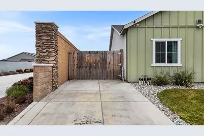 1496 Crimson, Manteca, CA 95336 - Photo 4