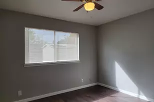 7548 Lindale Dr, Sacramento, CA 95828 - Photo 12