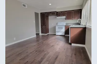 7548 Lindale Drive, Sacramento, CA 95828 - Photo 8