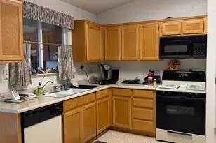 5457 Governor Cir, Stockton, CA 95210 - Photo 4