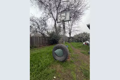 1475 S Tuxedo Avenue #W, Stockton, CA 95204 - Photo 10