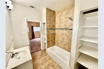 2118 W Sonoma Avenue, Stockton, CA 95204 - Photo 44