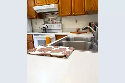 9301 Kilcolgan Way, Elk Grove, CA 95758 - Photo 16