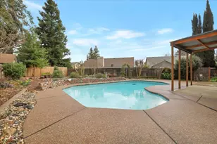1376 Zephyr Dr, Yuba City, CA 95991 - Photo 2