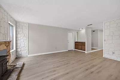 7998 Caceres Way, Sacramento, CA 95823 - Photo 12