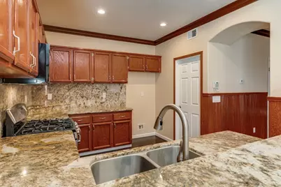 8956 E Valley Drive, Elk Grove, CA 95624 - Photo 10