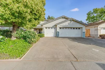 8956 E Valley Drive, Elk Grove, CA 95624 - Photo 2