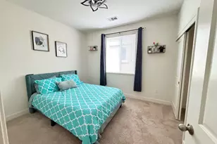 8444 Vila Gale Way, Elk Grove, CA 95757 - Photo 6