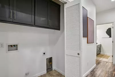 939 Dixieanne Avenue, Sacramento, CA 95815 - Photo 24