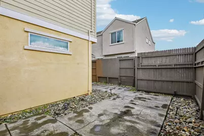 939 Dixieanne Avenue, Sacramento, CA 95815 - Photo 34