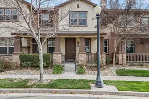 575 Wild Stallion Dr, Oakdale, CA 95361 - Photo 2