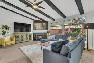 5415 Del Rio Rd, Sacramento, CA 95822 - Photo 8