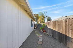 124 Muir Cir, Woodland, CA 95695 - Photo 18