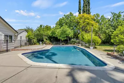 4609 Nottingham Circle, Sacramento, CA 95864 - Photo 2