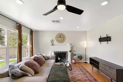 4537 Brent Court, Sacramento, CA 95820 - Photo 4