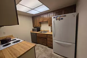 193 E Hillcrest Dr, Auburn, CA 95603 - Photo 8