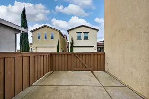 10853 Portico Cir, Rancho Cordova, CA 95670 - Photo 14