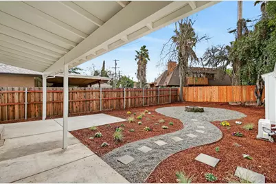 2121 Royal Oaks Drive, Sacramento, CA 95815 - Photo 28