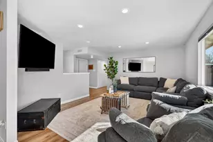 5825 Merlindale Dr, Citrus Heights, CA 95610 - Photo 10