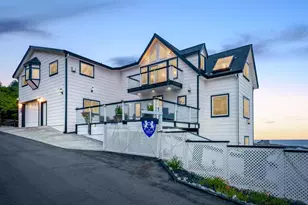 266 Dolphin Dr, Whitethorn, CA 95589 - Photo 4