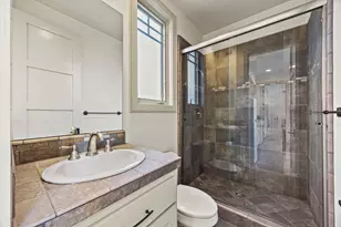 1422 40th St, Sacramento, CA 95819 - Photo 30