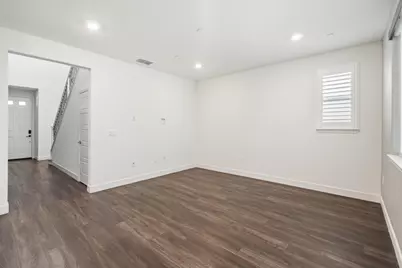 5649 Harveston Way, Sacramento, CA 95835 - Photo 4