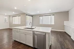 5649 Harveston Wy, Sacramento, CA 95835 - Photo 10