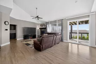 504 Del Monte Ct, El Dorado Hills, CA 95762 - Photo 8