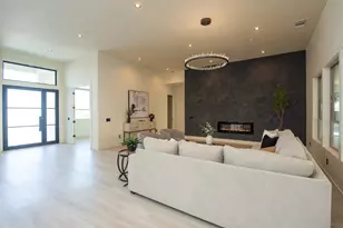 10318 Fox Borough Dr, Oakdale, CA 95361 - Photo 12