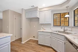 98 Las Positas Cir, Sacramento, CA 95831 - Photo 6