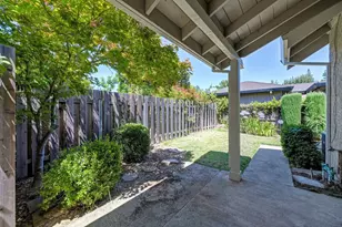 98 Las Positas Cir, Sacramento, CA 95831 - Photo 28