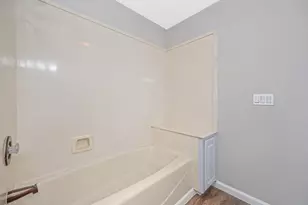 98 Las Positas Cir, Sacramento, CA 95831 - Photo 18