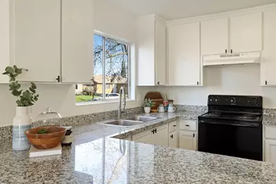 445 Royal Court, Tracy, CA 95376 - Photo 10