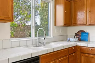 8926 Generations Ct, Elk Grove, CA 95758 - Photo 10