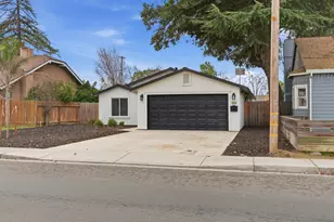 374 W Main St, Turlock, CA 95380 - Photo 2