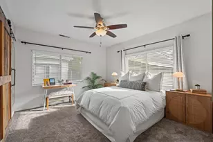 1041 Santa Barbara Ct, Sacramento, CA 95816 - Photo 16