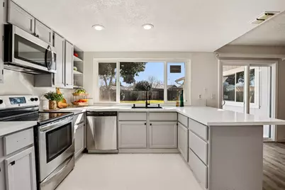 14 Flaum Court, Sacramento, CA 95823 - Photo 4