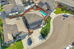 692 Arlene Ct, Galt, CA 95632 - Photo 2