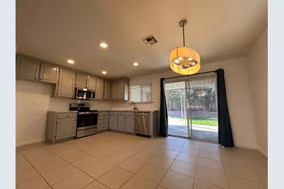 329 Redwood Avenue, Tracy, CA 95376 - Photo 6