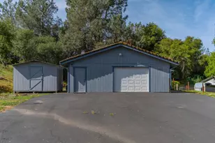8999 Poverty Gulch Ct, Mokelumne Hill, CA 95245 - Photo 6