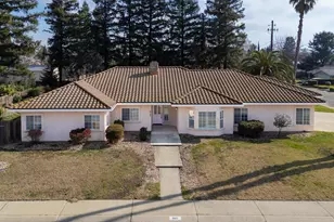 2127 Pepperwood Dr, Yuba City, CA 95993 - Photo 2