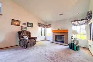 8469 Hollow Oaks Ct, Sacramento, CA 95828 - Photo 38